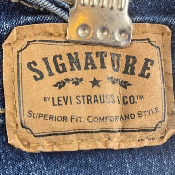 Signature By Levi Strauss & Co. Womens Medium Blue Bootcut Jeans Misses 8 Short - Picture 3 of 16